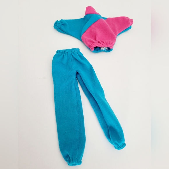 Barbie - Picture 2 of 6